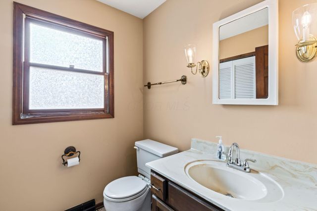 670 Carriage Court, Newark, OH 43055