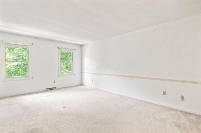 670 Carriage Court, Newark, OH 43055