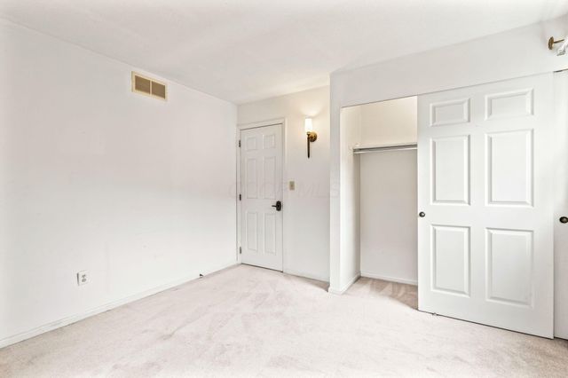 670 Carriage Court, Newark, OH 43055