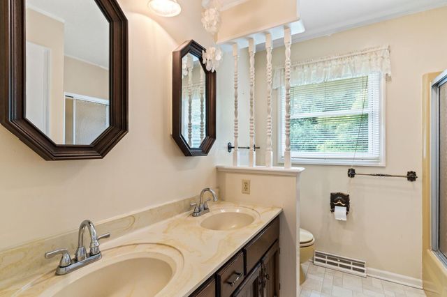 670 Carriage Court, Newark, OH 43055