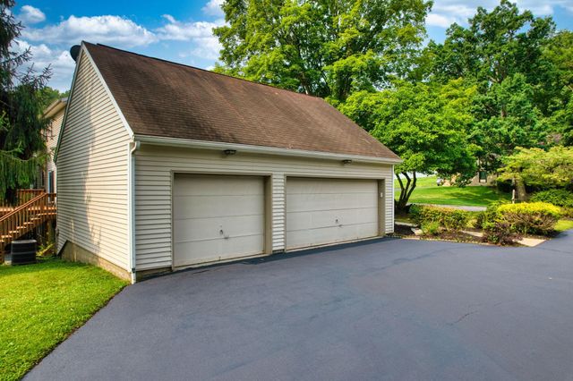 670 Carriage Court, Newark, OH 43055