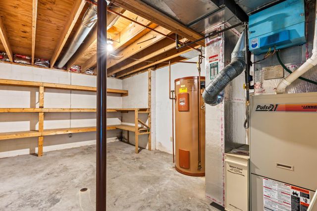 670 Carriage Court, Newark, OH 43055