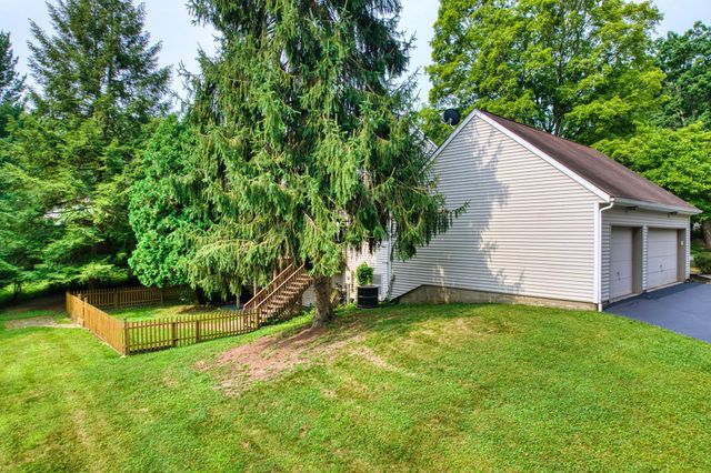 670 Carriage Court, Newark, OH 43055