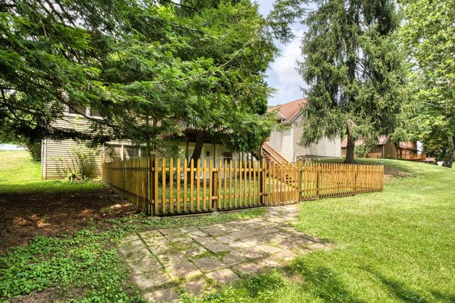 670 Carriage Court, Newark, OH 43055