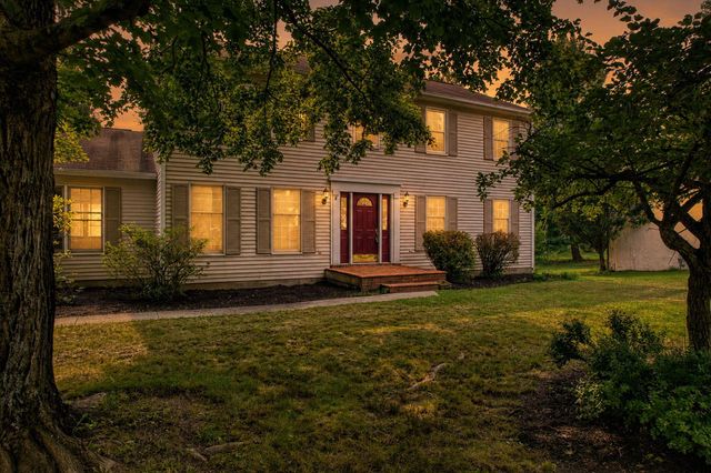 670 Carriage Court, Newark, OH 43055