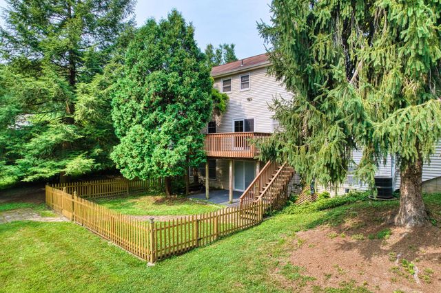 670 Carriage Court, Newark, OH 43055