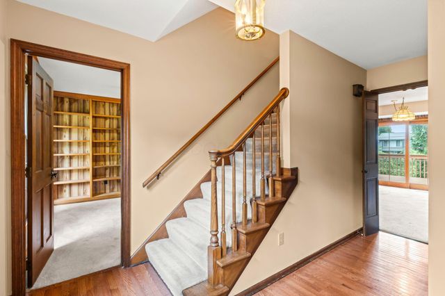 670 Carriage Court, Newark, OH 43055