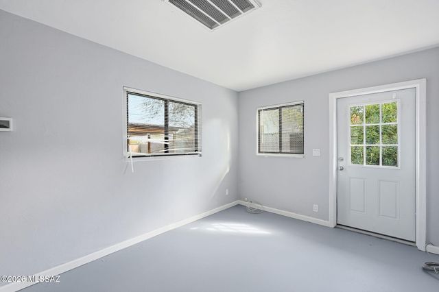 121 W Birdman Drive, Tucson, AZ 85705