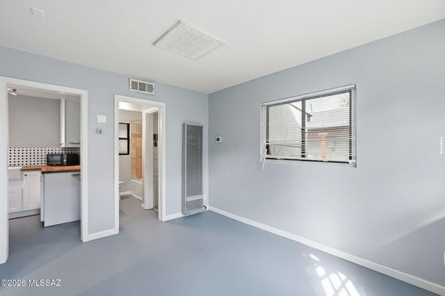 121 W Birdman Drive, Tucson, AZ 85705