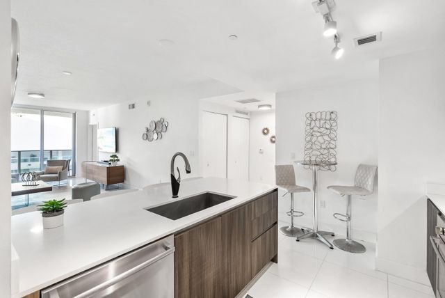 488 NE 18th St 3509, Miami, FL 33132