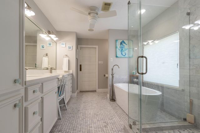 925 Tiki Drive, Tiki Island, TX 77554