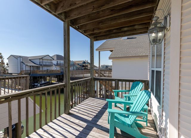 925 Tiki Drive, Tiki Island, TX 77554