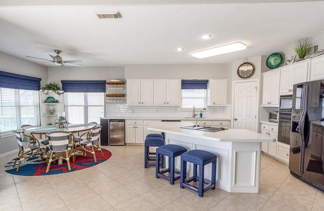 925 Tiki Drive, Tiki Island, TX 77554