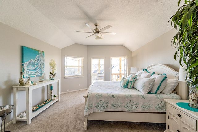 925 Tiki Drive, Tiki Island, TX 77554