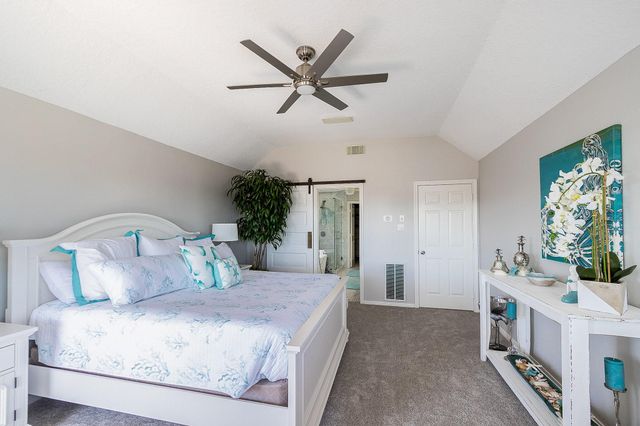 925 Tiki Drive, Tiki Island, TX 77554