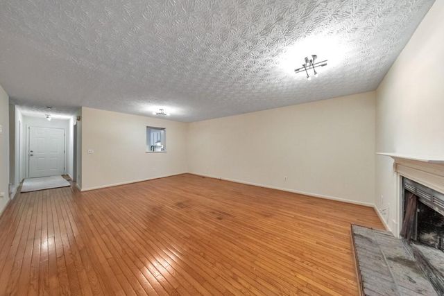 1005 Kennesborough Road NW, Kennesaw, GA 30144