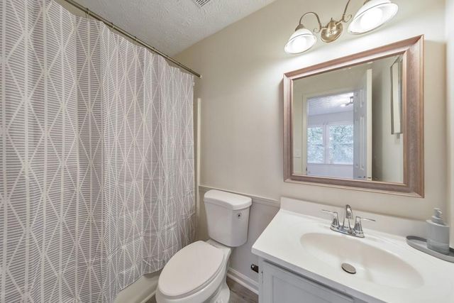 1005 Kennesborough Road NW, Kennesaw, GA 30144