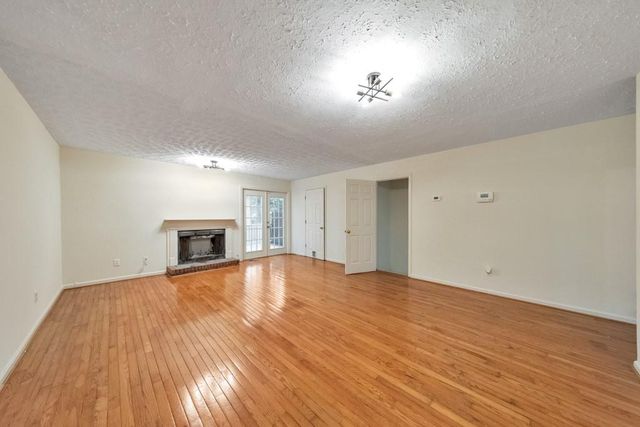 1005 Kennesborough Road NW, Kennesaw, GA 30144