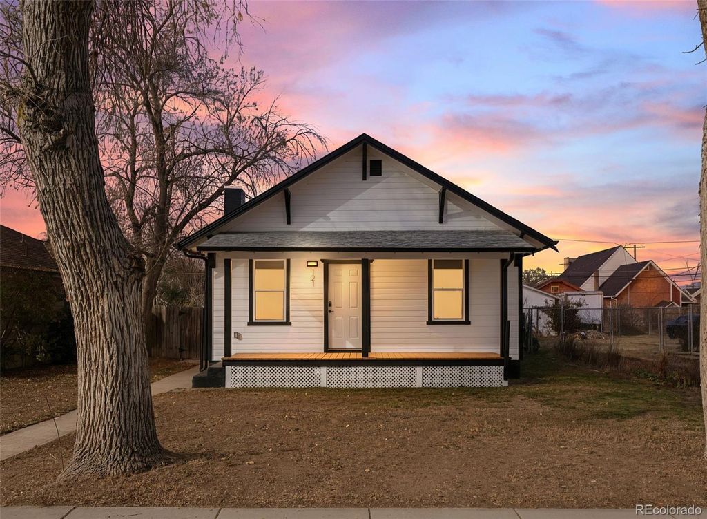 121 S 6th Avenue, Brighton, CO 80601