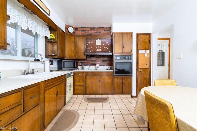 132 Bryden Road, Steubenville, OH 43953