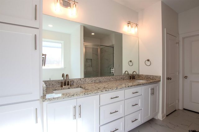 159 August Dr, Bullard, TX 75757