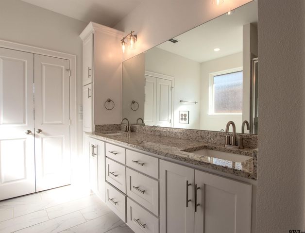 159 August Dr, Bullard, TX 75757