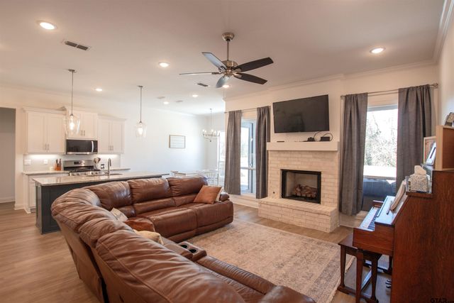 159 August Dr, Bullard, TX 75757