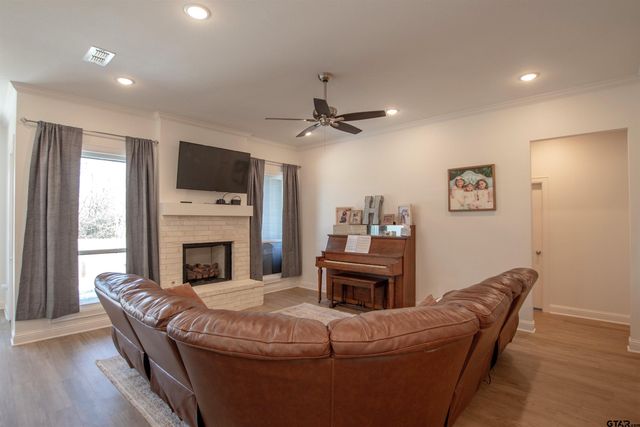 159 August Dr, Bullard, TX 75757