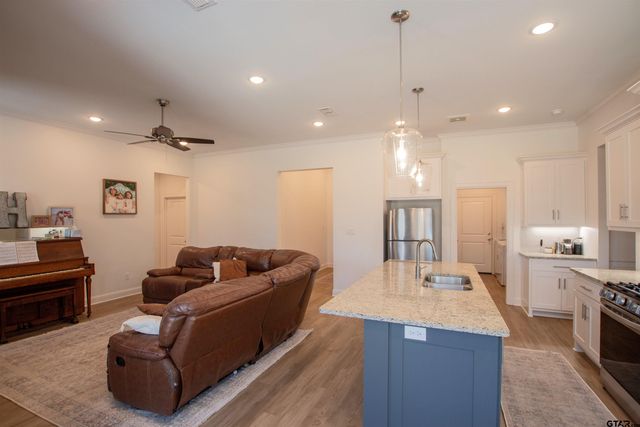 159 August Dr, Bullard, TX 75757