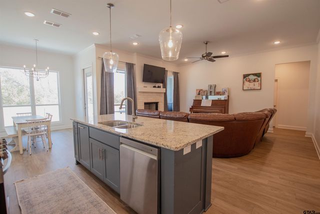 159 August Dr, Bullard, TX 75757