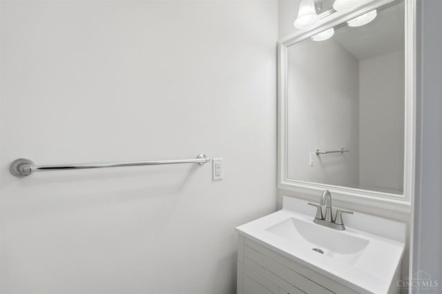 5548 Castle Drive, South Lebanon, OH 45065