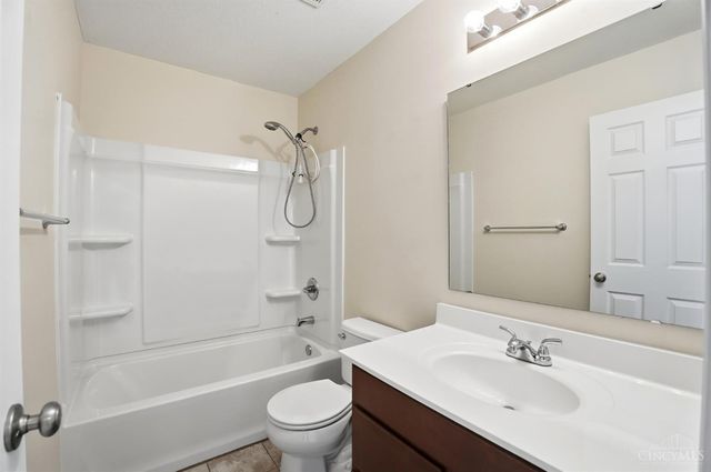 5548 Castle Drive, South Lebanon, OH 45065