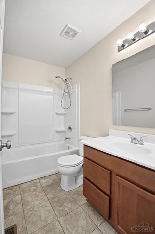 5548 Castle Drive, South Lebanon, OH 45065