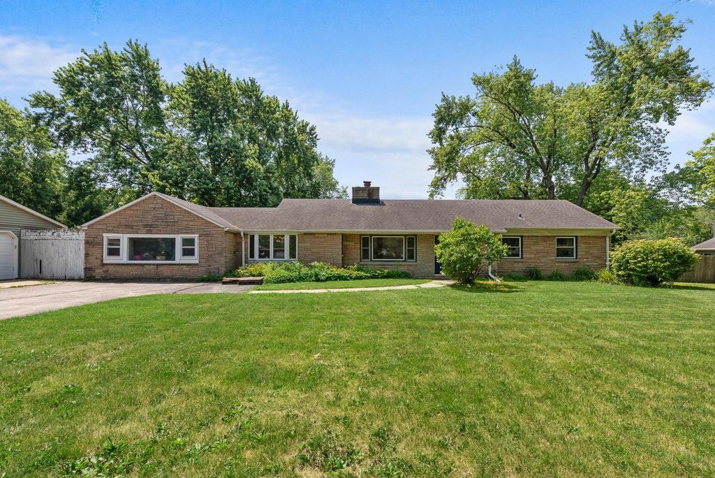13715 W Cardinal PARKWAY, New Berlin, WI 53151