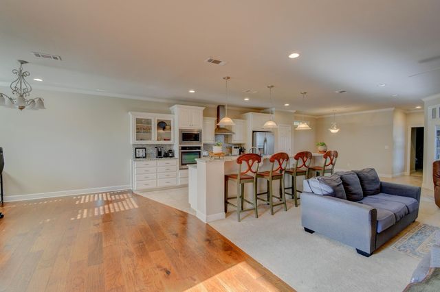 2113 Mustang Drive, Levelland, TX 79336