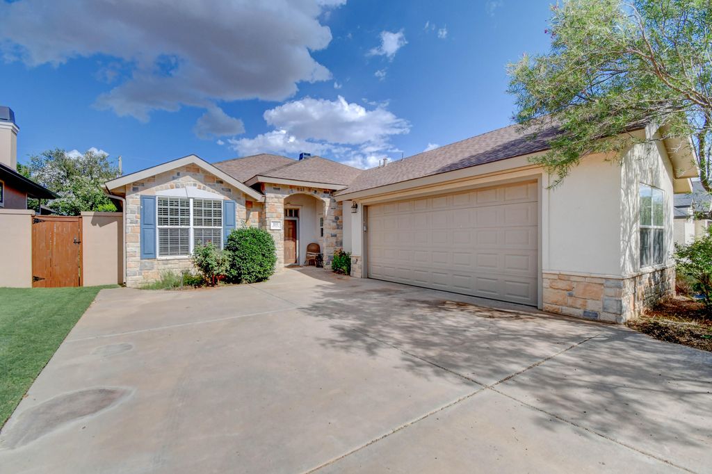2113 Mustang Drive, Levelland, TX 79336