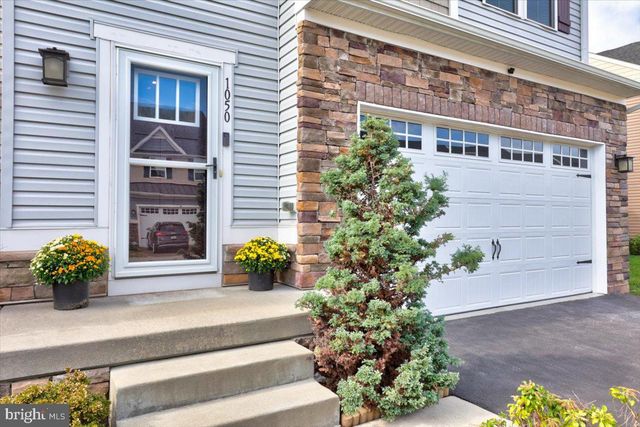 1050 MOSCARIELLO LN, Royersford, PA 19468