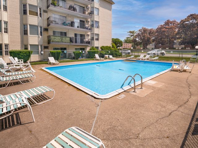 5506 Lincoln Avenue 512, Morton Grove, IL 60053