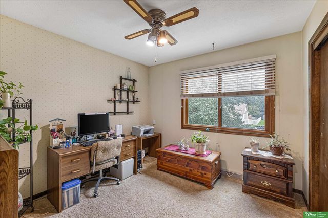 19311 Spyglass Court, Plattsmouth, NE 68048