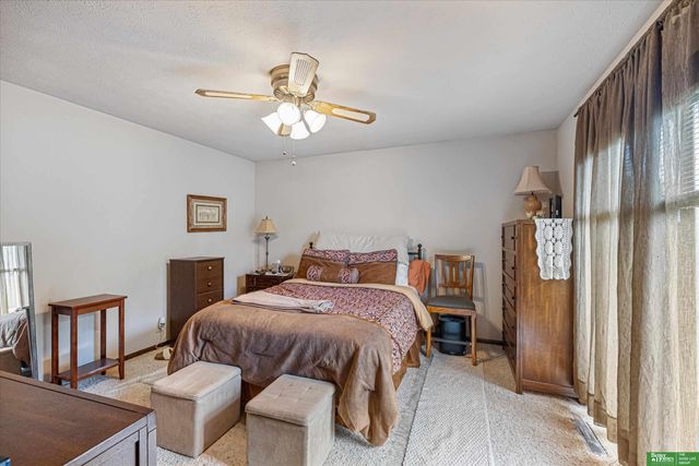 19311 Spyglass Court, Plattsmouth, NE 68048