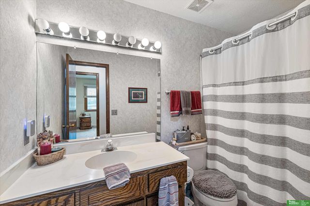 19311 Spyglass Court, Plattsmouth, NE 68048