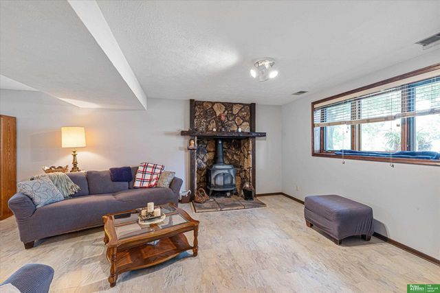 19311 Spyglass Court, Plattsmouth, NE 68048