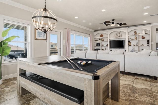819 Eastview, Crystal Beach, TX 77650