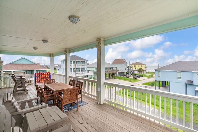 819 Eastview, Crystal Beach, TX 77650