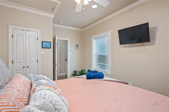 819 Eastview, Crystal Beach, TX 77650