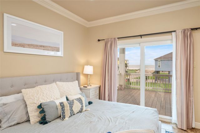 819 Eastview, Crystal Beach, TX 77650