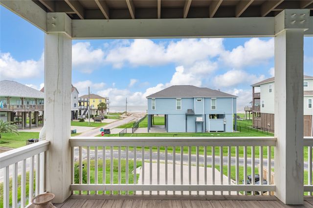 819 Eastview, Crystal Beach, TX 77650
