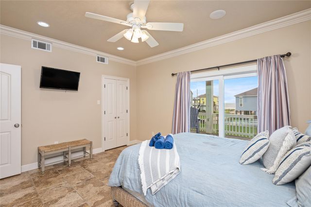 819 Eastview, Crystal Beach, TX 77650