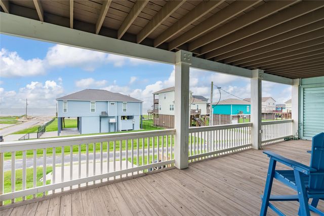 819 Eastview, Crystal Beach, TX 77650