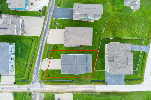 819 Eastview, Crystal Beach, TX 77650